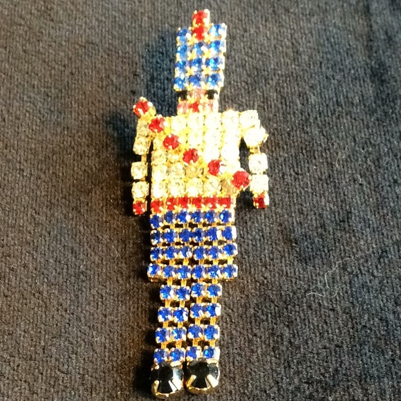 Vintage NWOT Christmas Toy Soldier Brooch - Picture 2 of 4